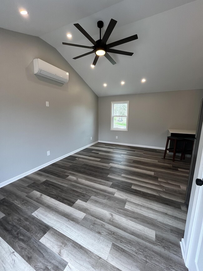 Building Photo - 8010 Sunset Heights Dr