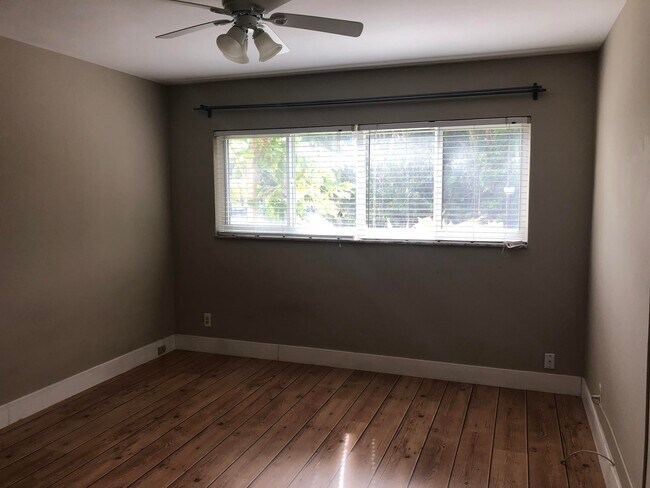 Building Photo - 698 NE Spanish River Blvd