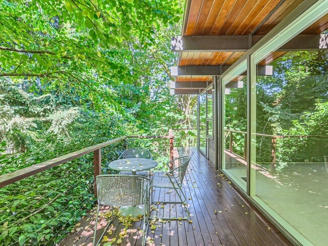 Building Photo - 4bd/3ba Kirkland House