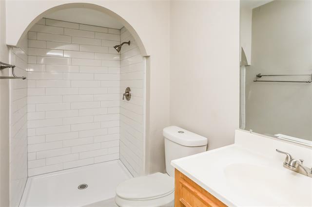 Building Photo - 6321 Woodside Knoll Dr