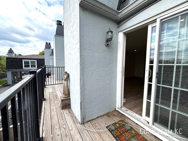 Building Photo - 2900 W 53rd St