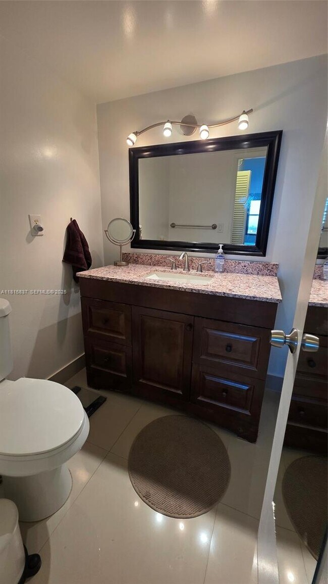 Building Photo - 18151 NE 31st Ct