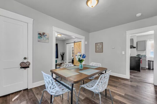 Building Photo - 1817 Mayview Ave