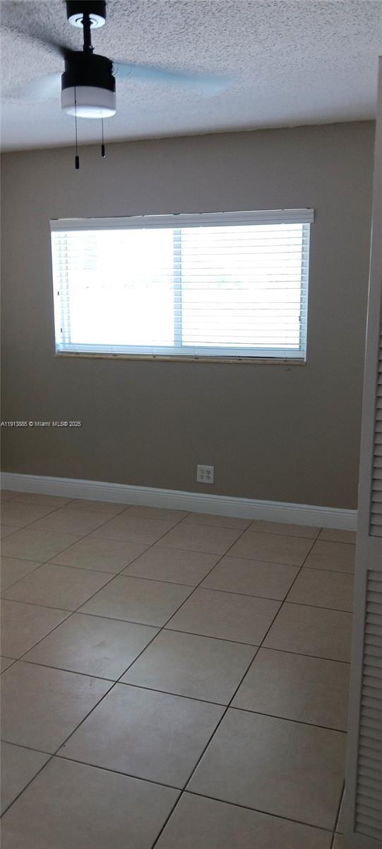 Building Photo - 715 NE 2nd Ave