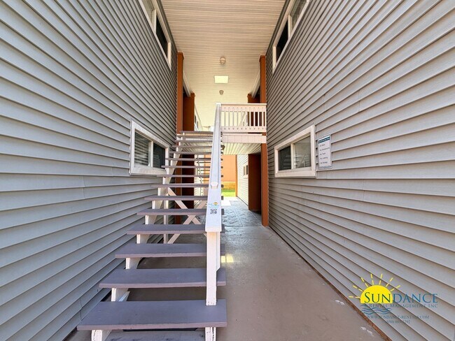 Building Photo - 4000 Gulf Terrace Dr