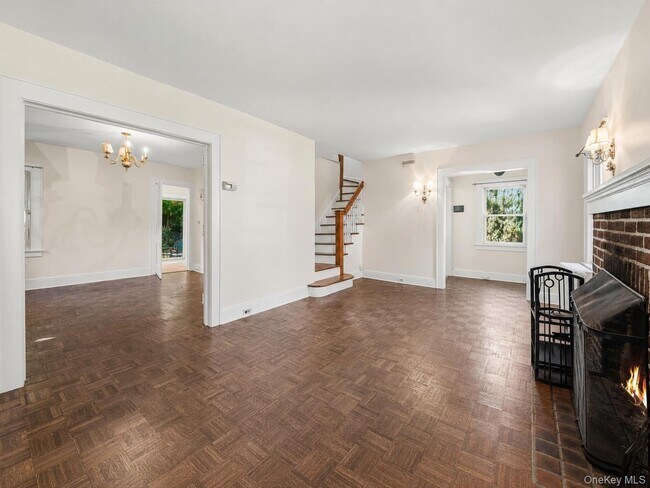 Building Photo - 15 Ferncliff Rd