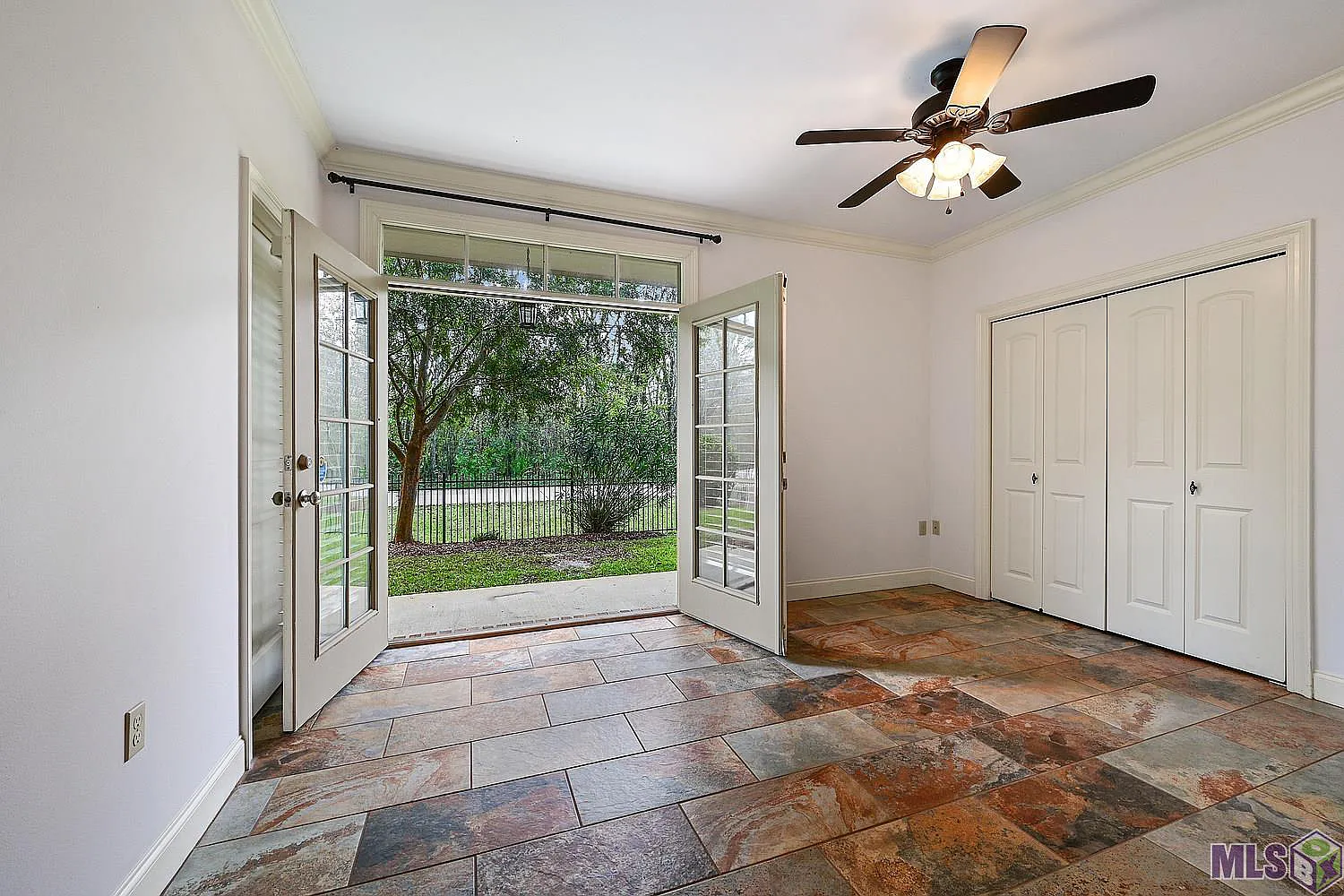 Building Photo - 888 S Kenilworth Pky