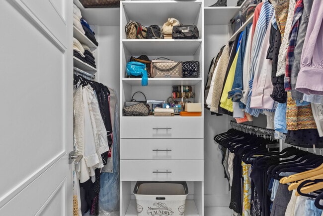 Building Photo - 155 E Boca Raton Rd