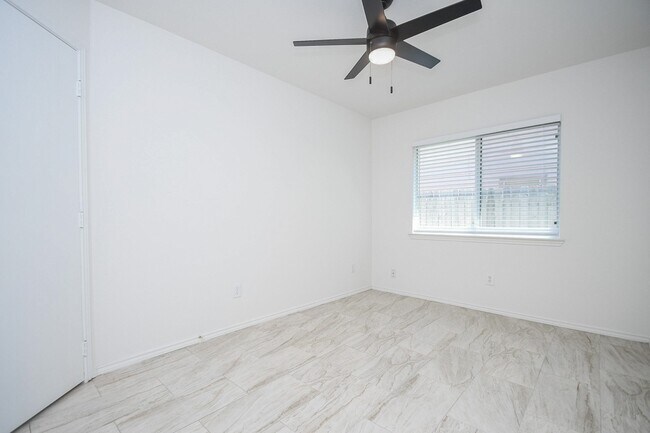 Building Photo - 6306 Spruce Manor Ln