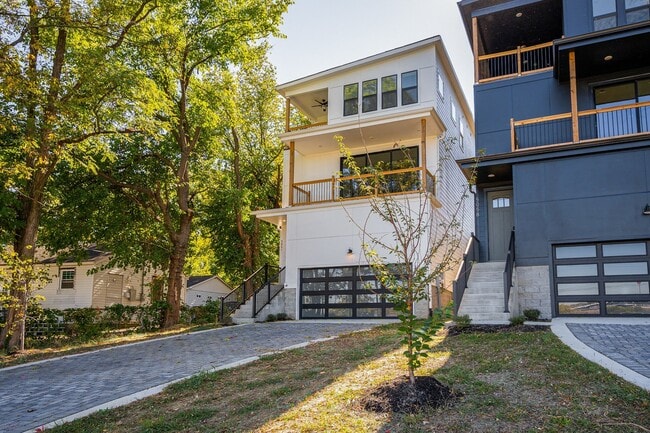 Building Photo - Stunning 4-Bedroom Nashville Home with Granite Countertops, Hardwood Floors, and Fireplace!