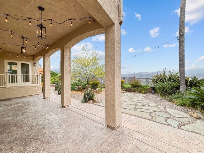Building Photo - Spacious & Upgraded 4 Bedroom, 3 Bath Home...
