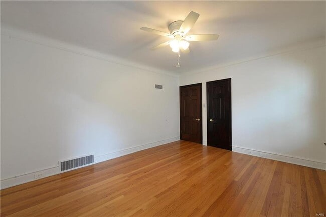 Building Photo - 7572-74 York