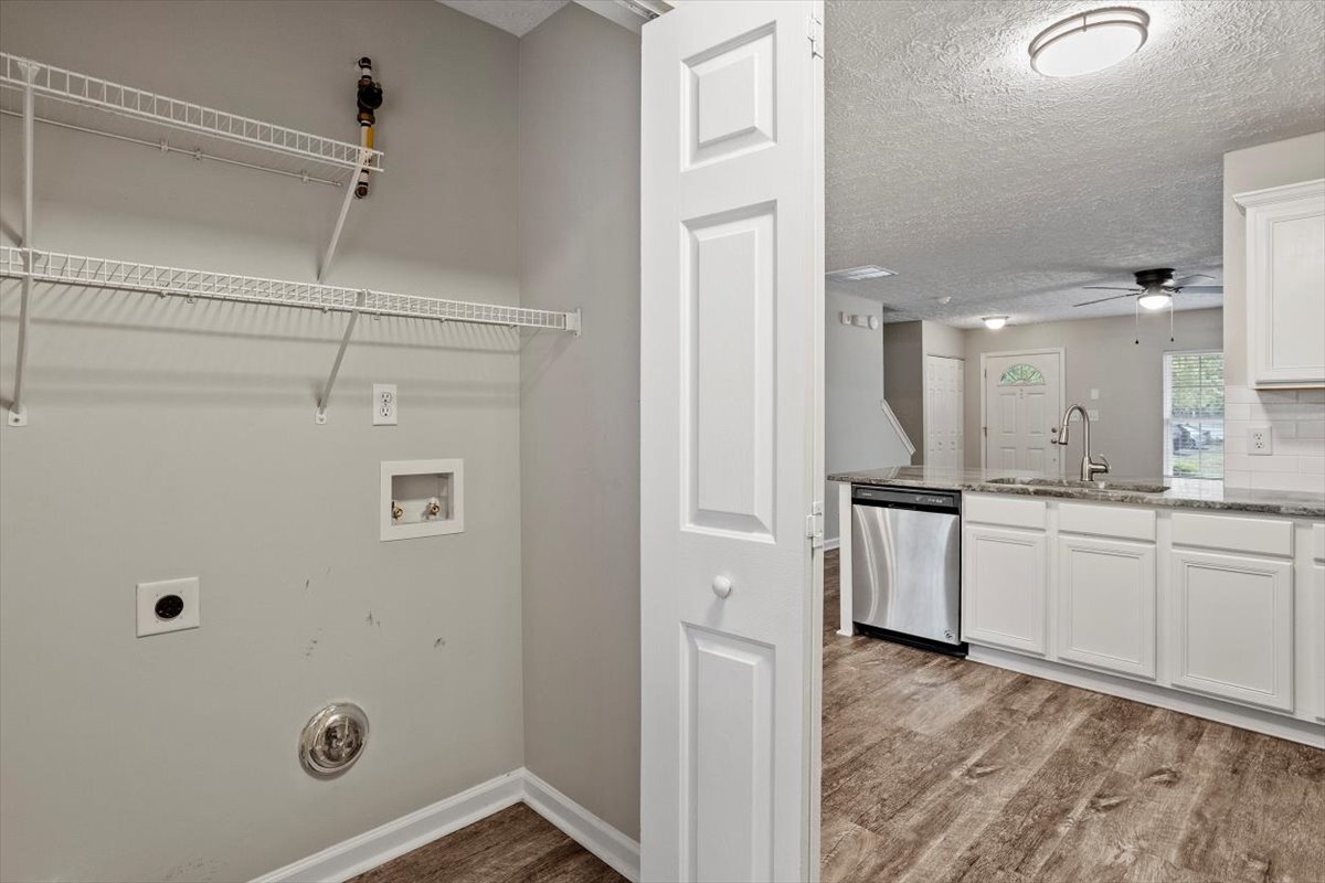 Building Photo - 446 Saint John Dr