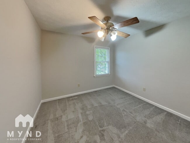 Building Photo - 2211 Tarence Ln SW