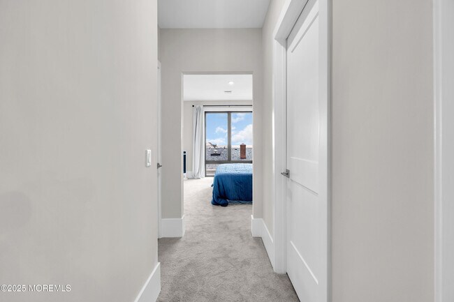 Building Photo - 218 3rd Ave