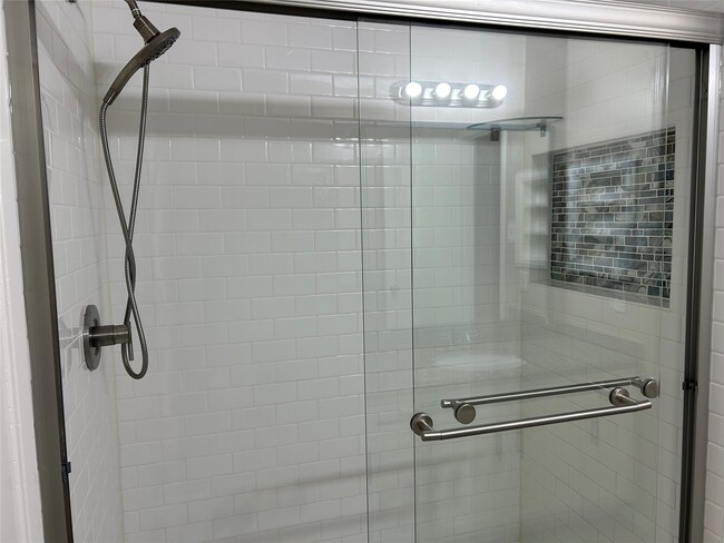 Building Photo - 4215 Spinks Creek Ln