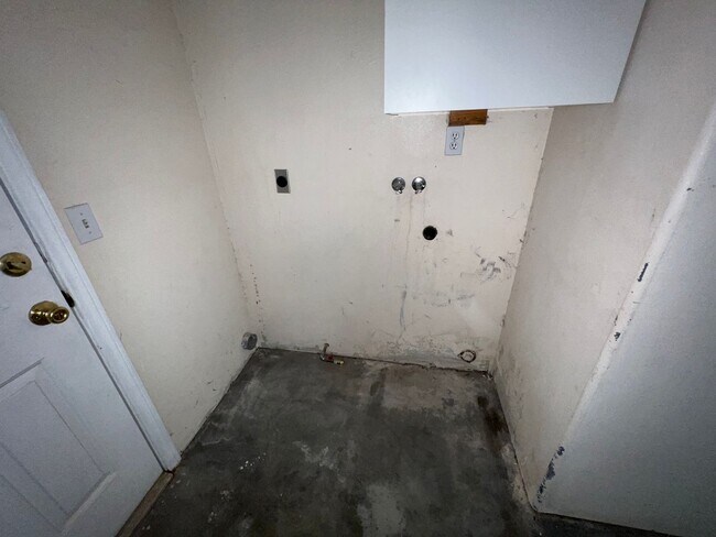 Building Photo - 420 Olive Ave