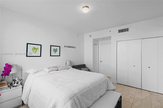 Building Photo - 90 SW 3rd St