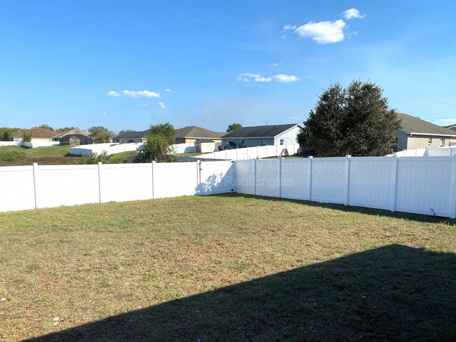 Building Photo - 250 Highland Meadows Ct