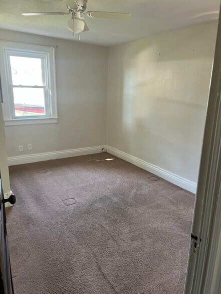 Building Photo - 40 Seneca Creek Rd