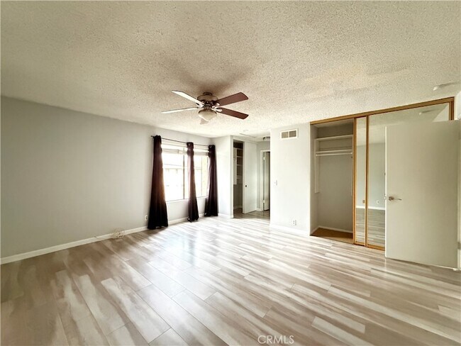 Building Photo - 1145 E Arcadia Ave