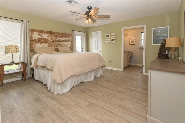 Building Photo - 26321 Mildred Dr