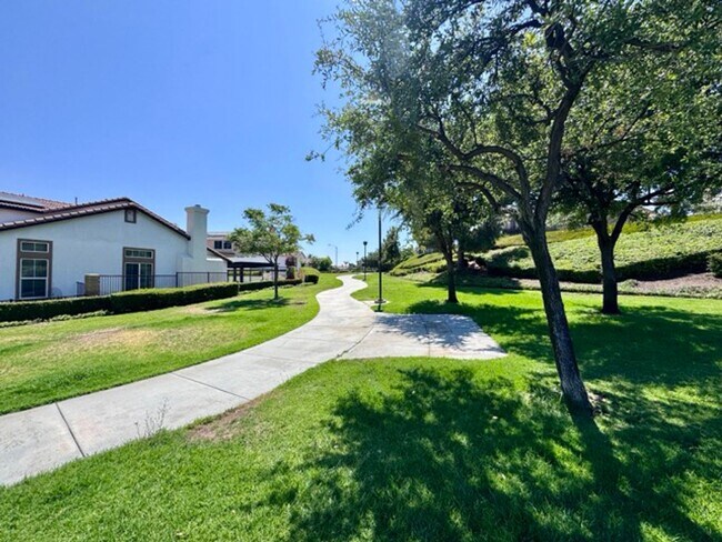 Building Photo - Beautiful Corona Pool Home with 4 bedroom ...