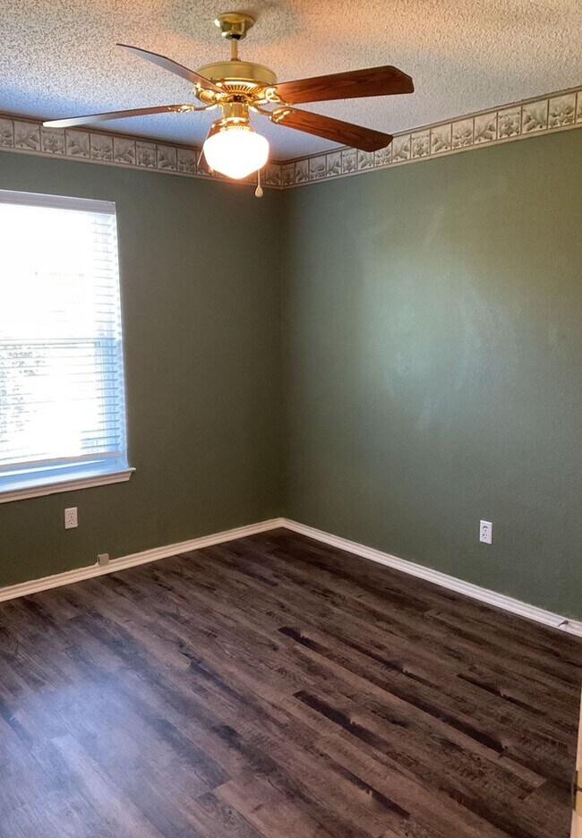 Building Photo - 4705 Colby Dr
