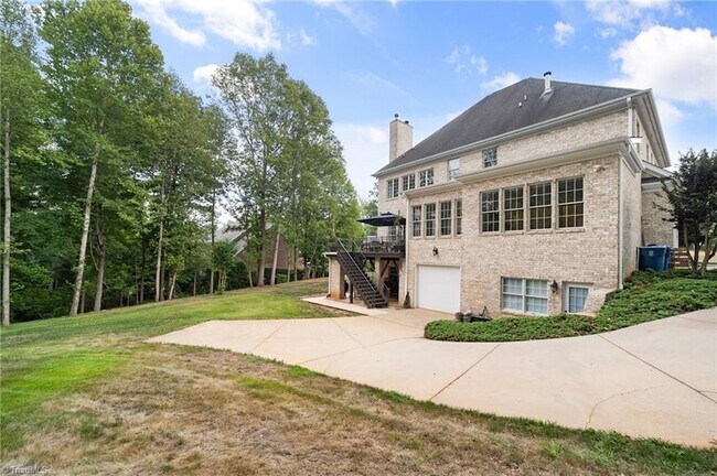 Building Photo - 7517 Henson Forest Dr