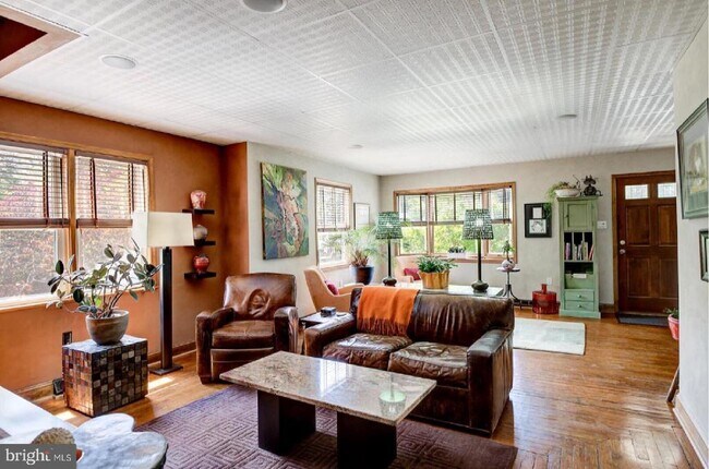 Building Photo - 105 Franklin Rd