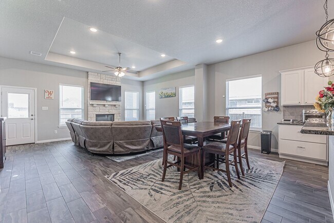 Building Photo - 810 Earp Dr