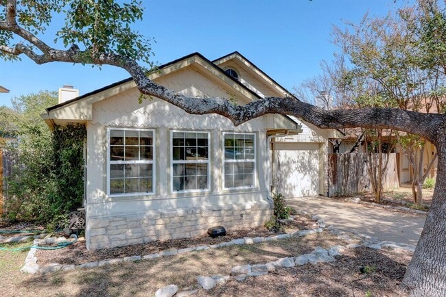 Building Photo - 16710 Whitebrush Loop