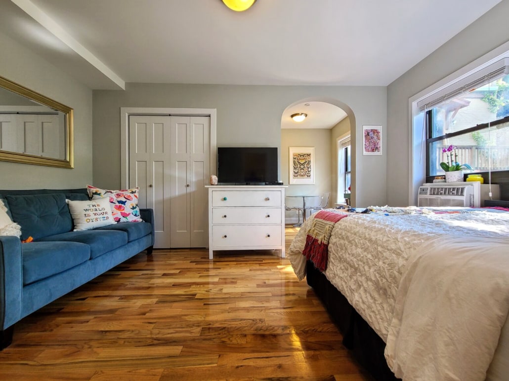 Building Photo - 555 W Arlington Pl