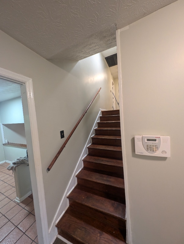Building Photo - 2322 Chevy Chase Ln