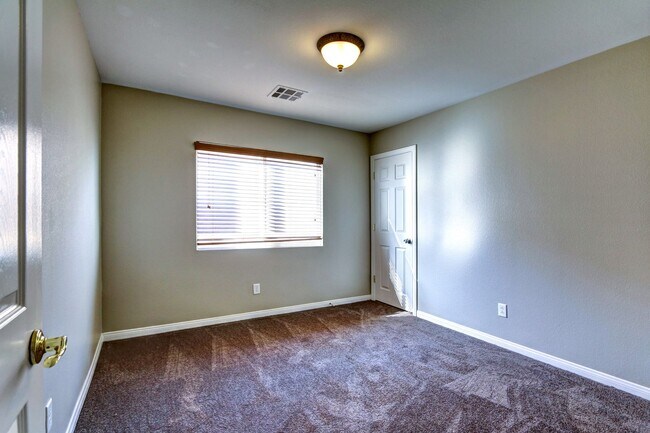 Building Photo - 6733 Lydian Ct
