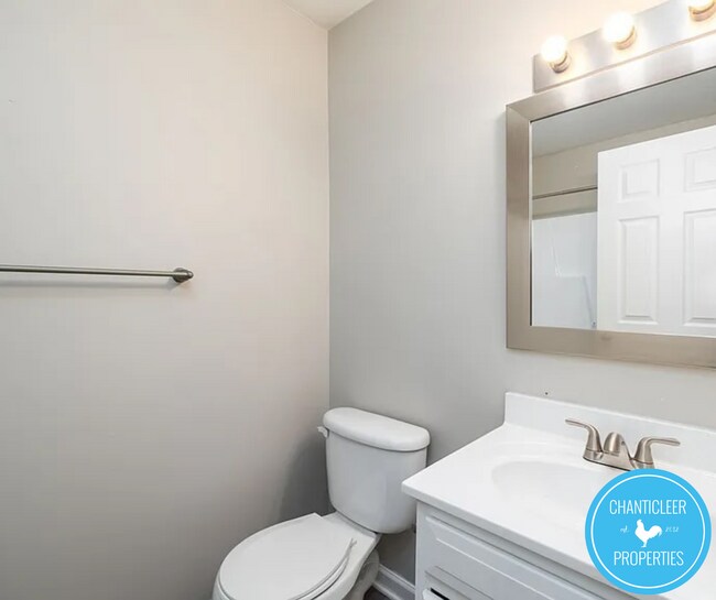 Building Photo - 1041 W Barton St