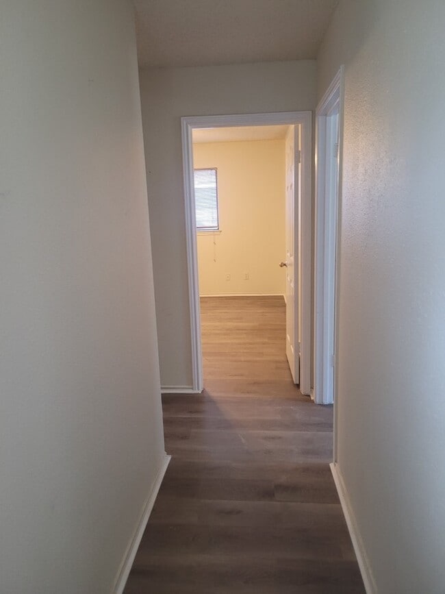 Building Photo - 17915 Summer Knoll Dr