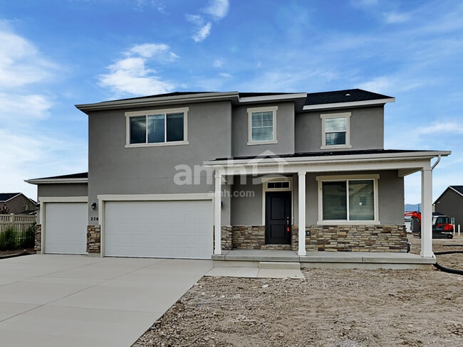 Building Photo - 214 N Dry Crk Rd
