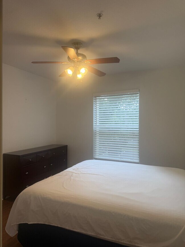 Building Photo - 8927 Legacy Ct