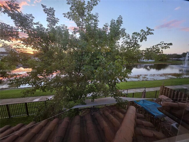 Building Photo - 528 SE 32nd Ave