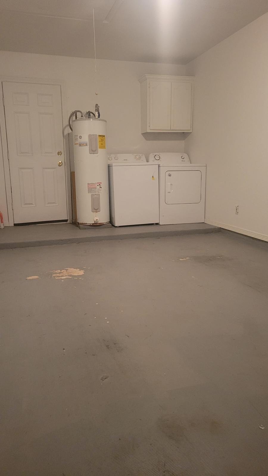 Garage / Washer Dryer - 6053 Blanco River St