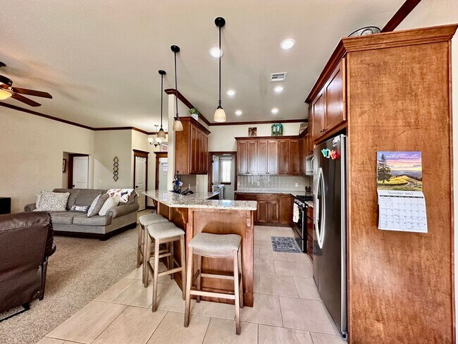 Building Photo - 3 bed, 2 bath home in Moore - Move in Deposit-Free! (If Qualified)