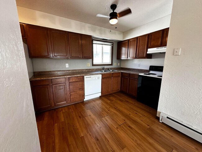 Building Photo - 890 33rd Ave