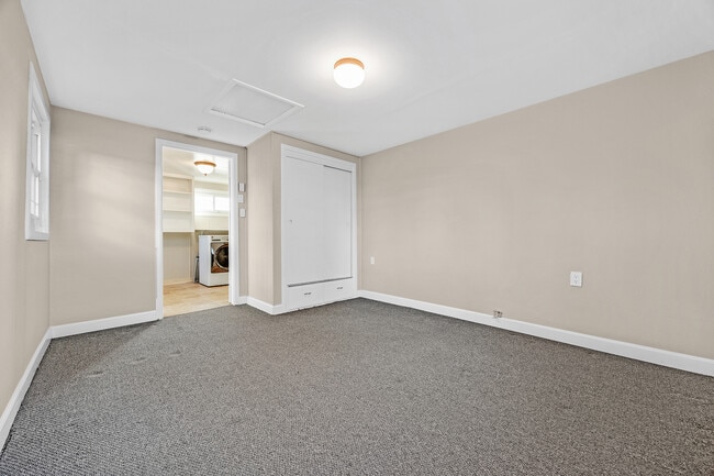 Building Photo - 2438 Upland Dr