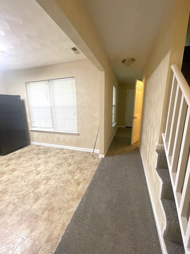 Building Photo - GORGEOUS SINGLE FAMILY 3BR/2.5BA PARK PLAC...