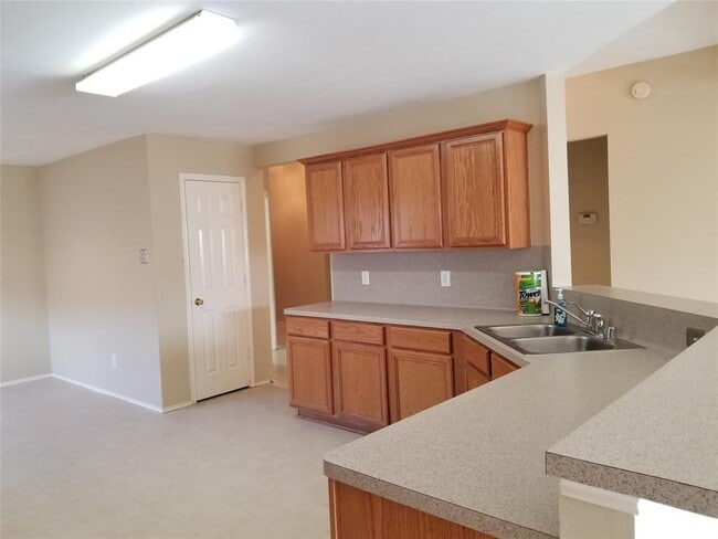 Building Photo - 15629 Ashbournne Springs Ln