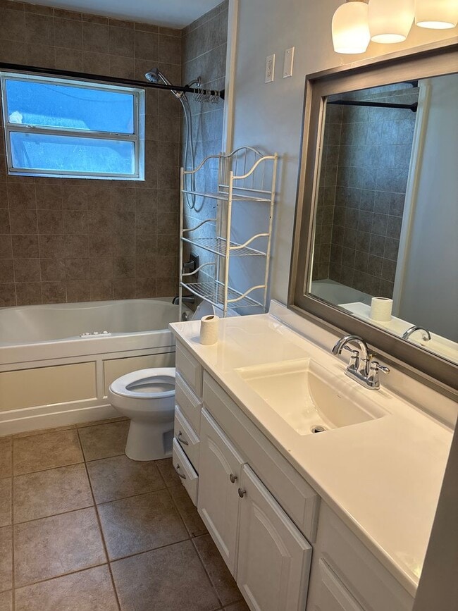 Building Photo - BILOXI - 3 BED/2 BATH HOME LOCATED IN THE HEART OF THE CITY - CLOSE TO BEACH