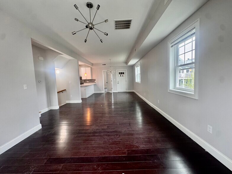 Building Photo - 9 Batchelder St