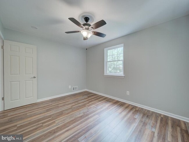 Building Photo - 8606 London Ct