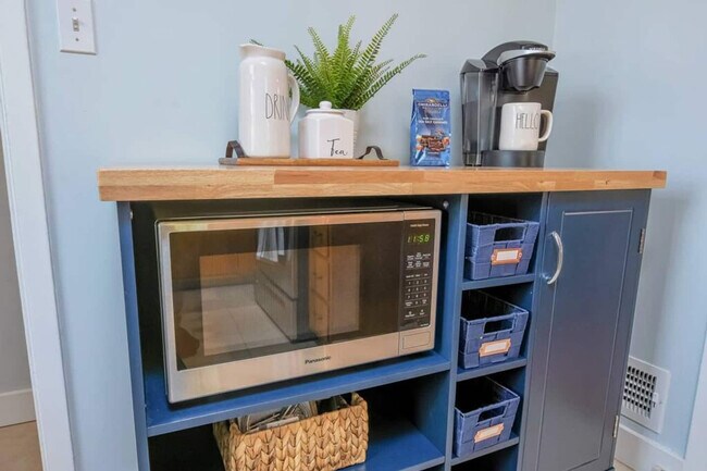 Building Photo - 4401 NW Columbia St